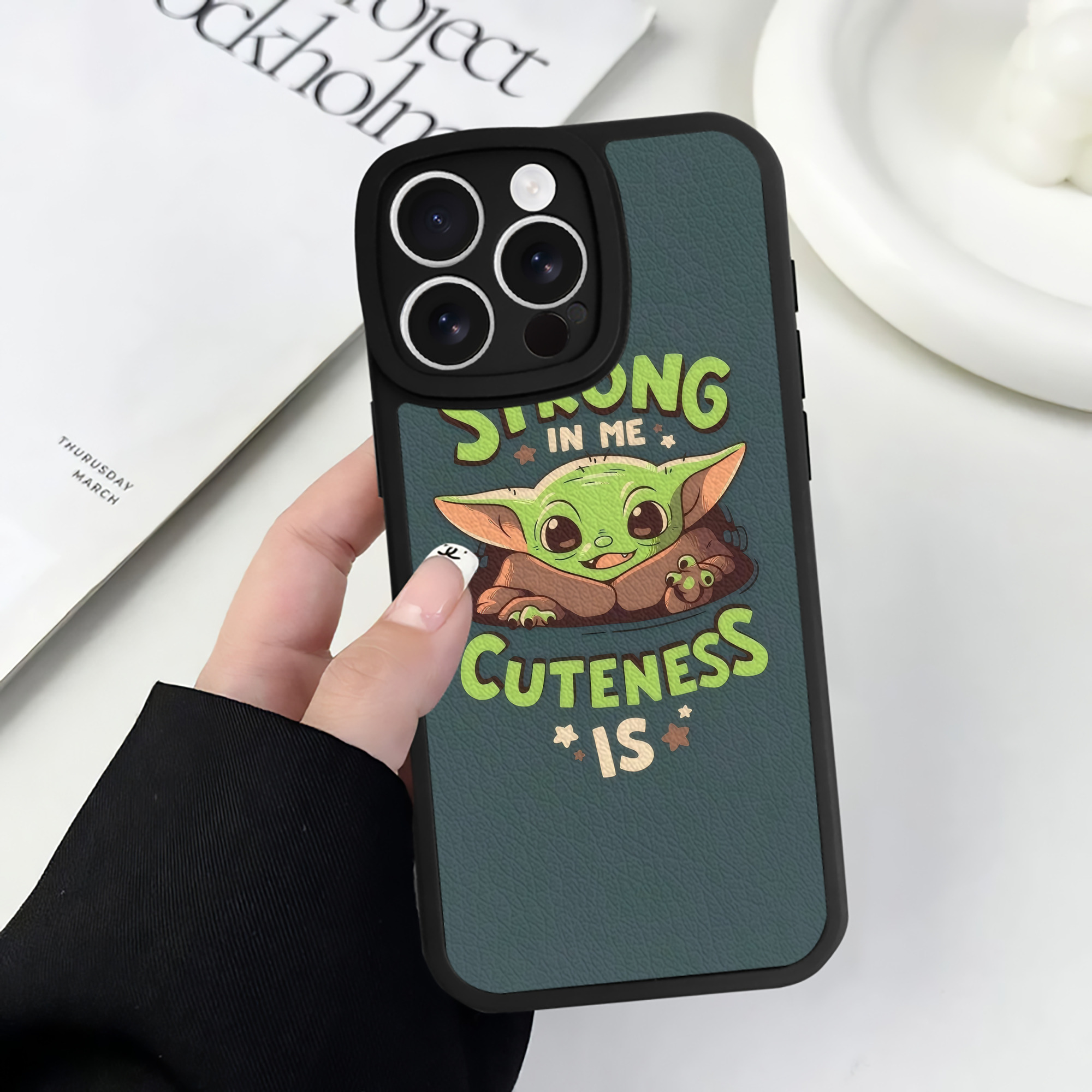 （画像用） スター・ウォーズ Star Wars 【iPhone 16シリーズ対応】シリコンスマホケース（レザー調） 材質：シリコン